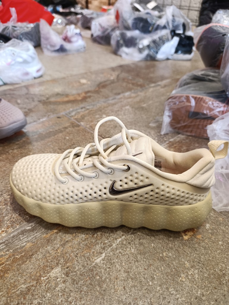 Tenis Nike mind beige