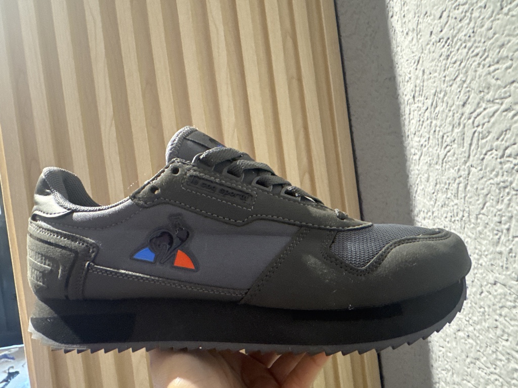 Tenis Le Coq Sportif Gris.