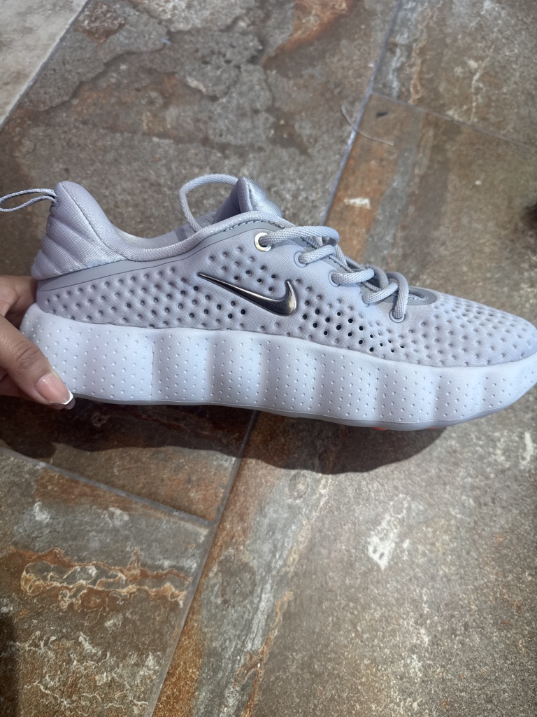Tenis Nike Mind Gris