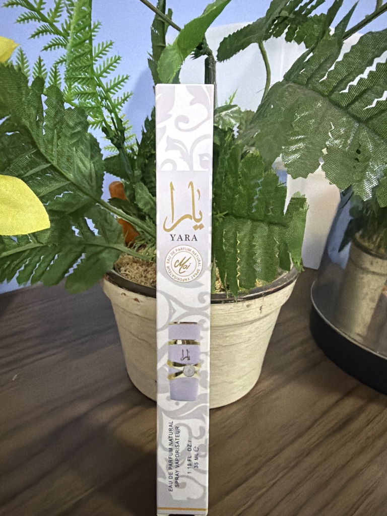Yara Moi perfume lilás