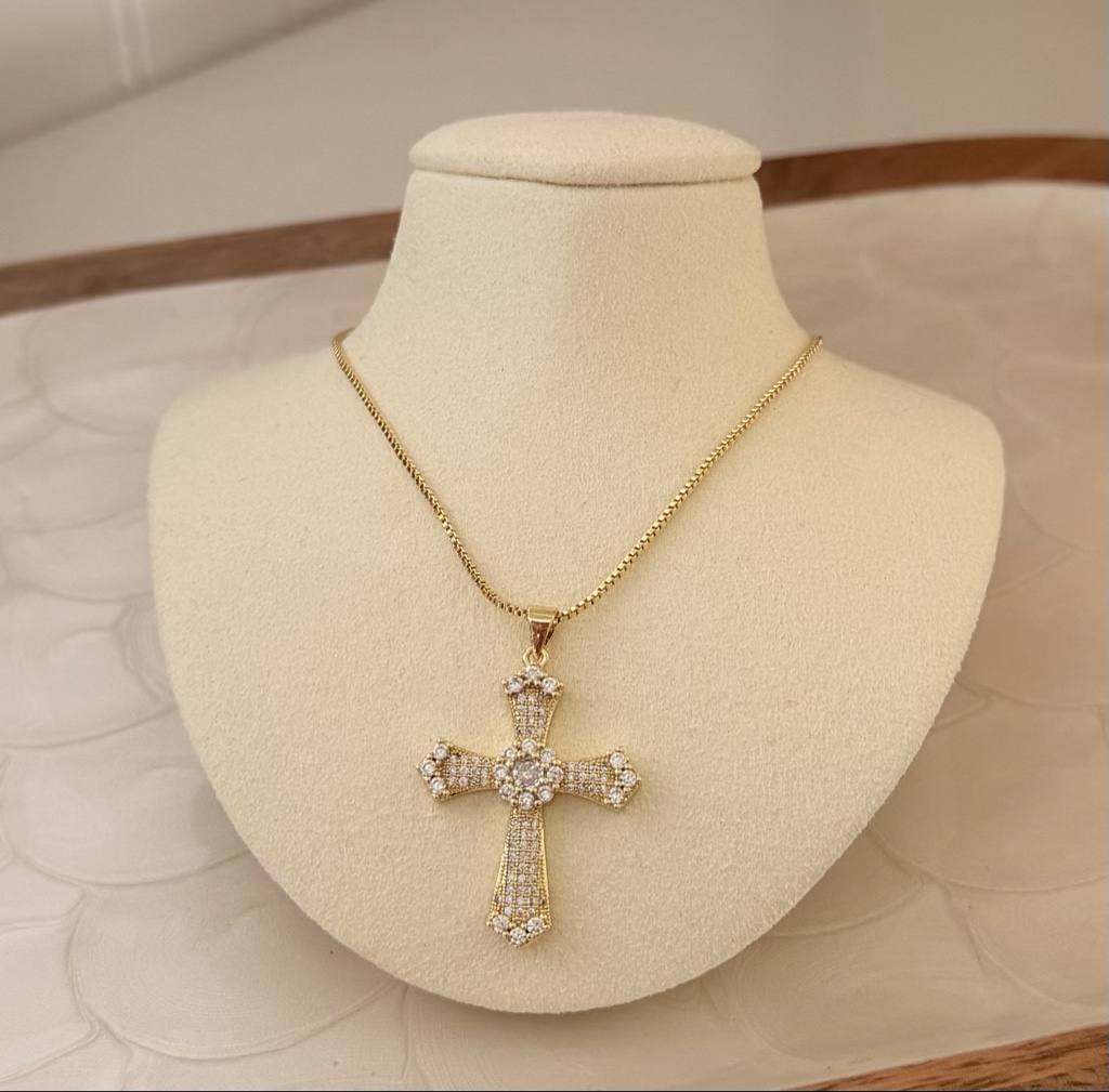 COLLAR CRUZ MAJESTAD