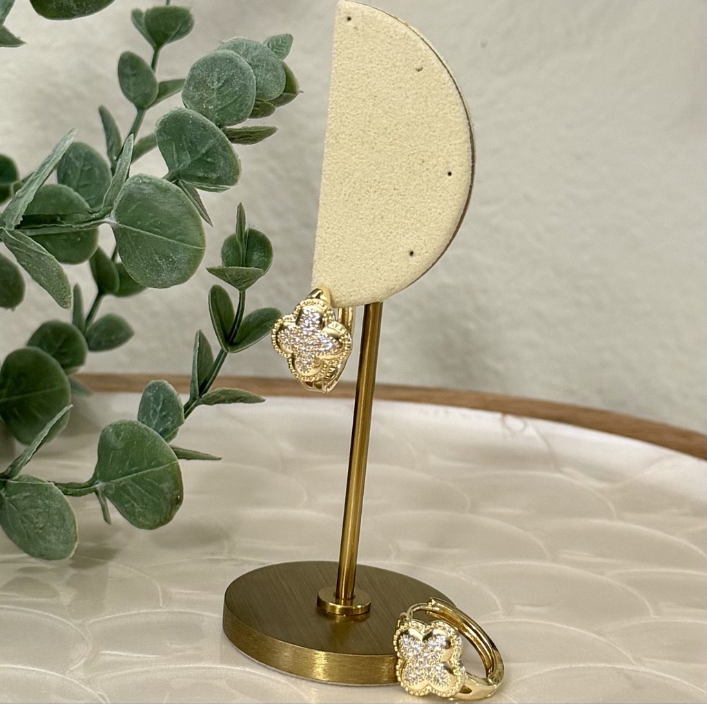 Hoop Clover Shine