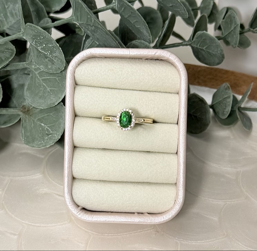 Anillo Esmeralda Clásica