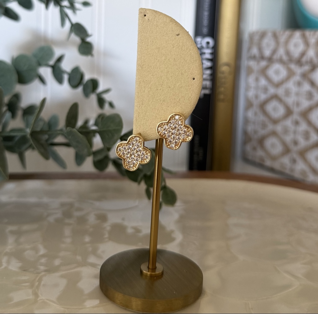 Huggie Clover Lumière