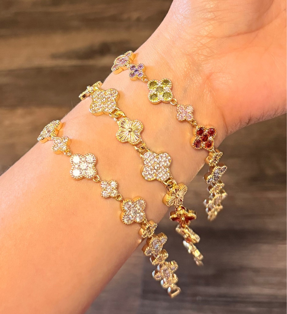 Pulsera trébol piedra blanca