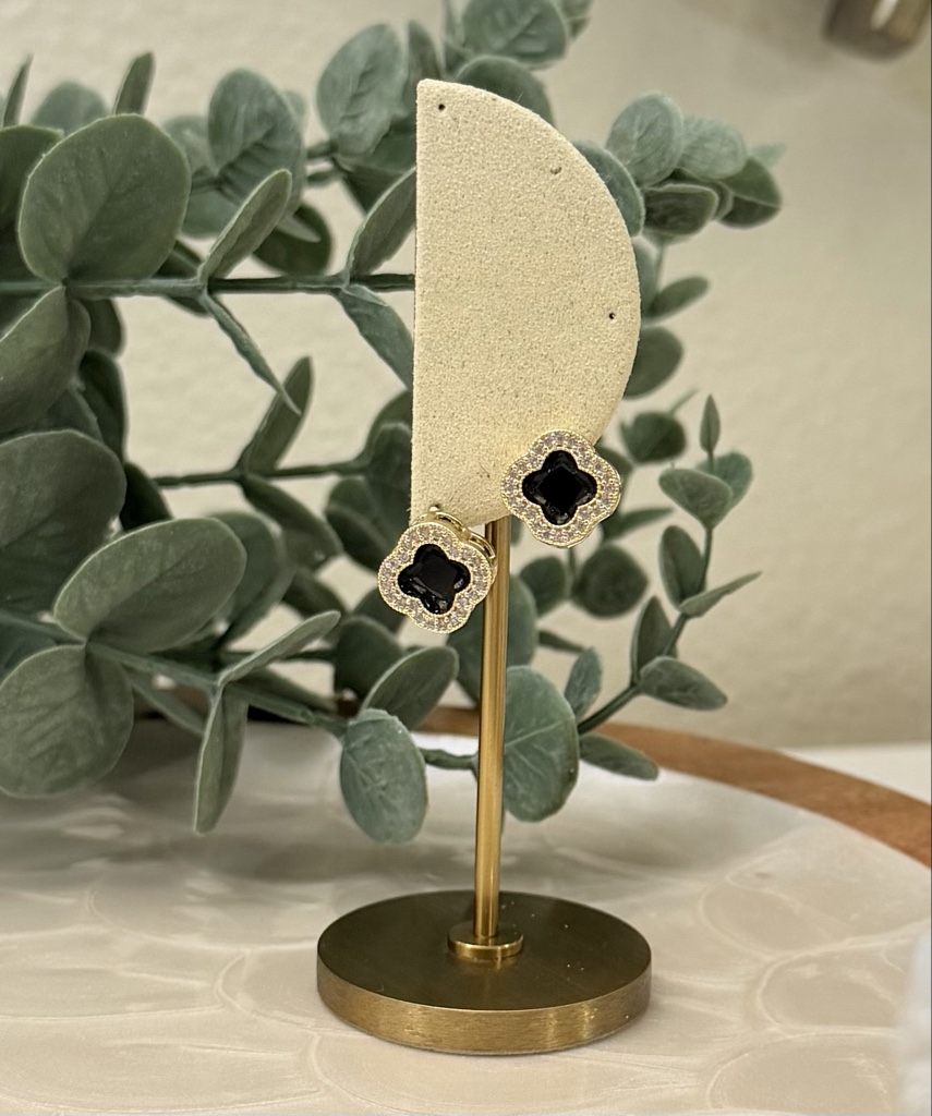 Stud Trébol Noir