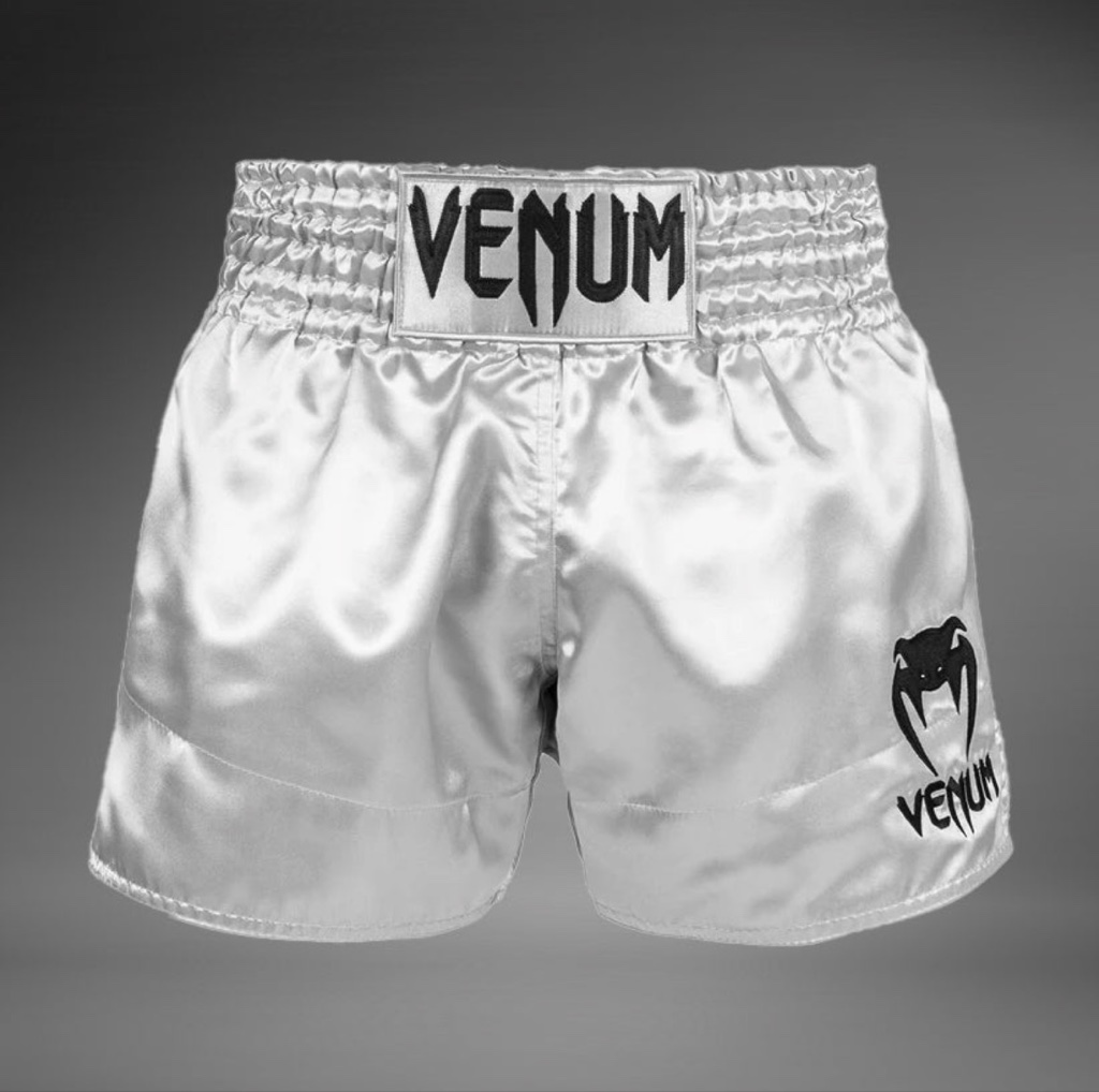 Venum Classic Muay Thai Short - Plateado/Negro