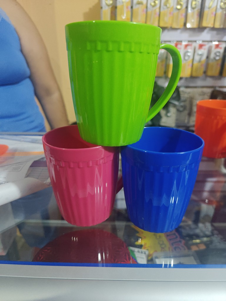 Vaso plastico con asa verde