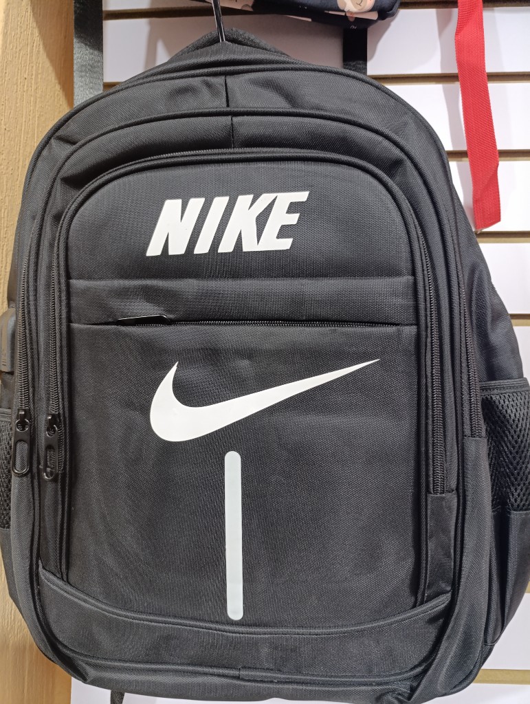 Mochila Negra varias Marcas