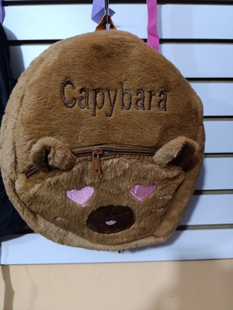 Mochila Capibara Peluche pequeña
