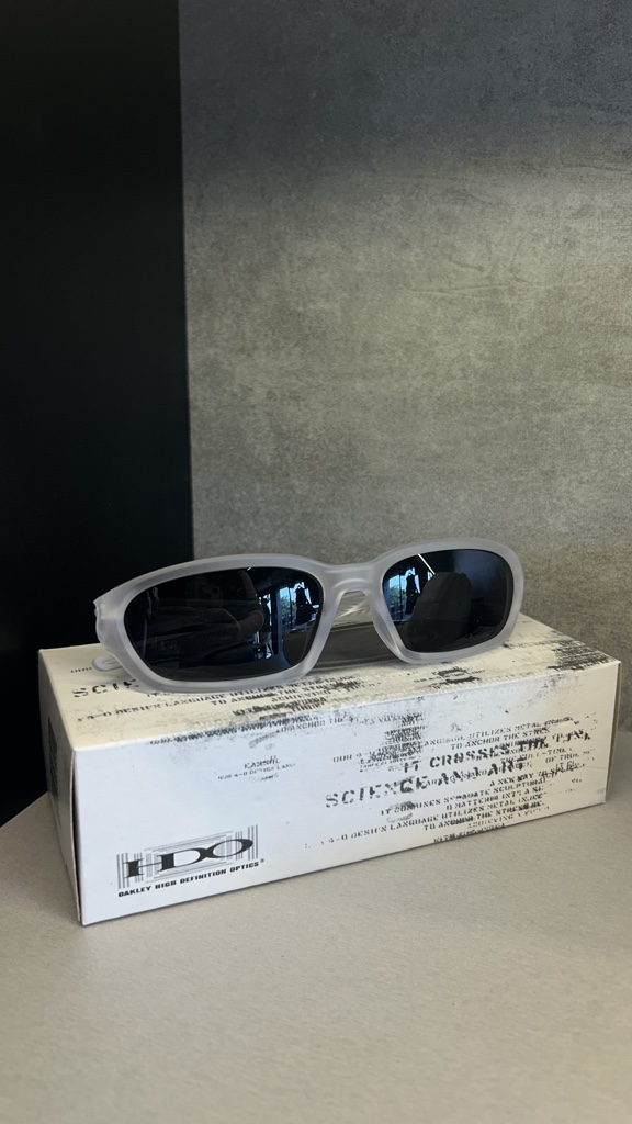 Oakley óculos preto translúcido