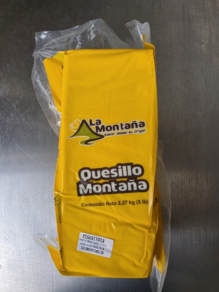 Quesillo en barra La Montaña