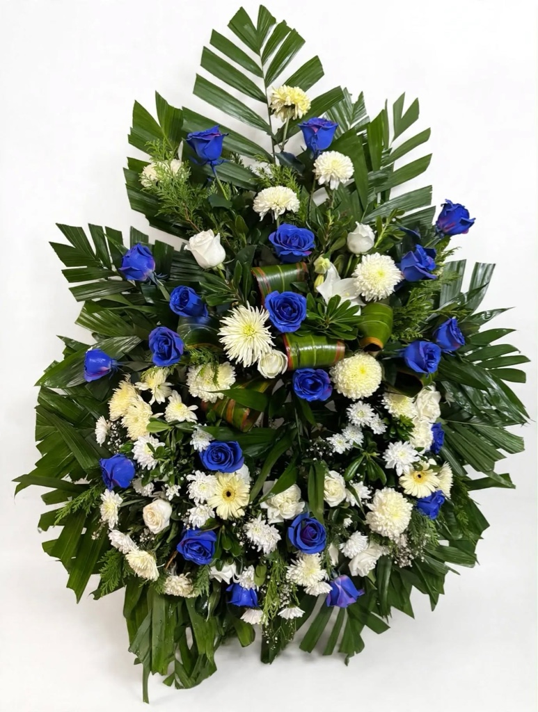Arreglo funerario blanco y amarillo