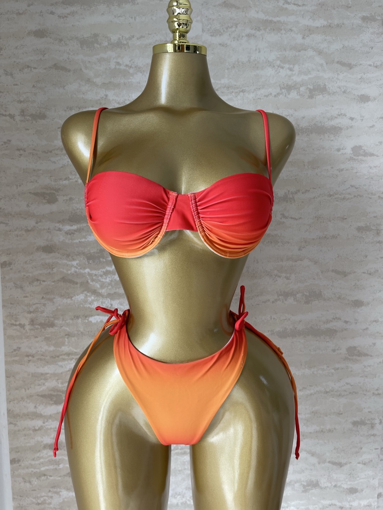 Bikini rojo degradado