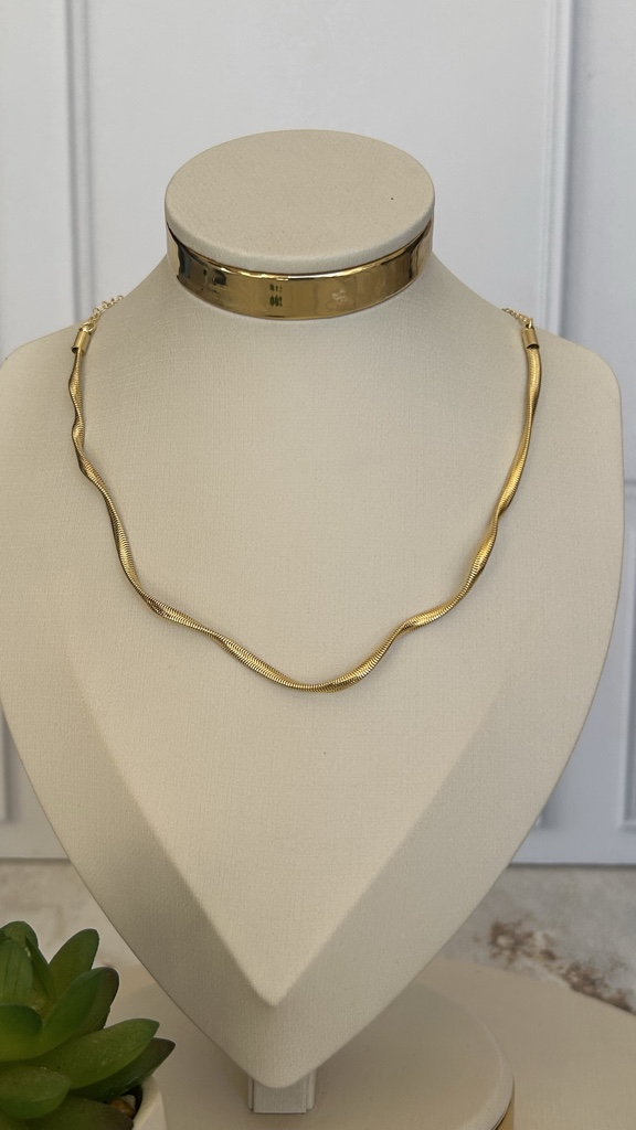 Chocker dorado chueco