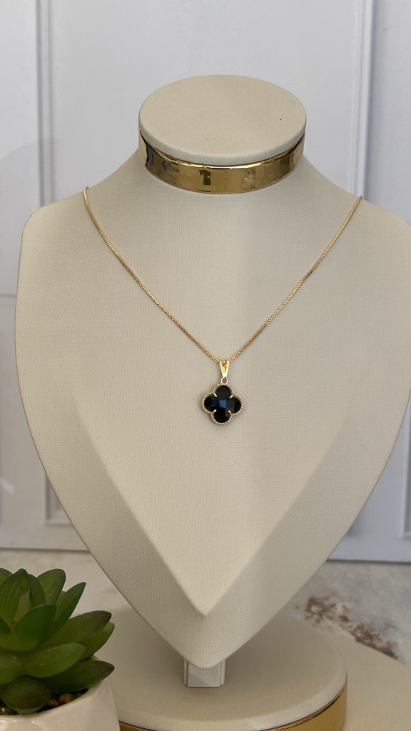Collar vaan cleaf negro