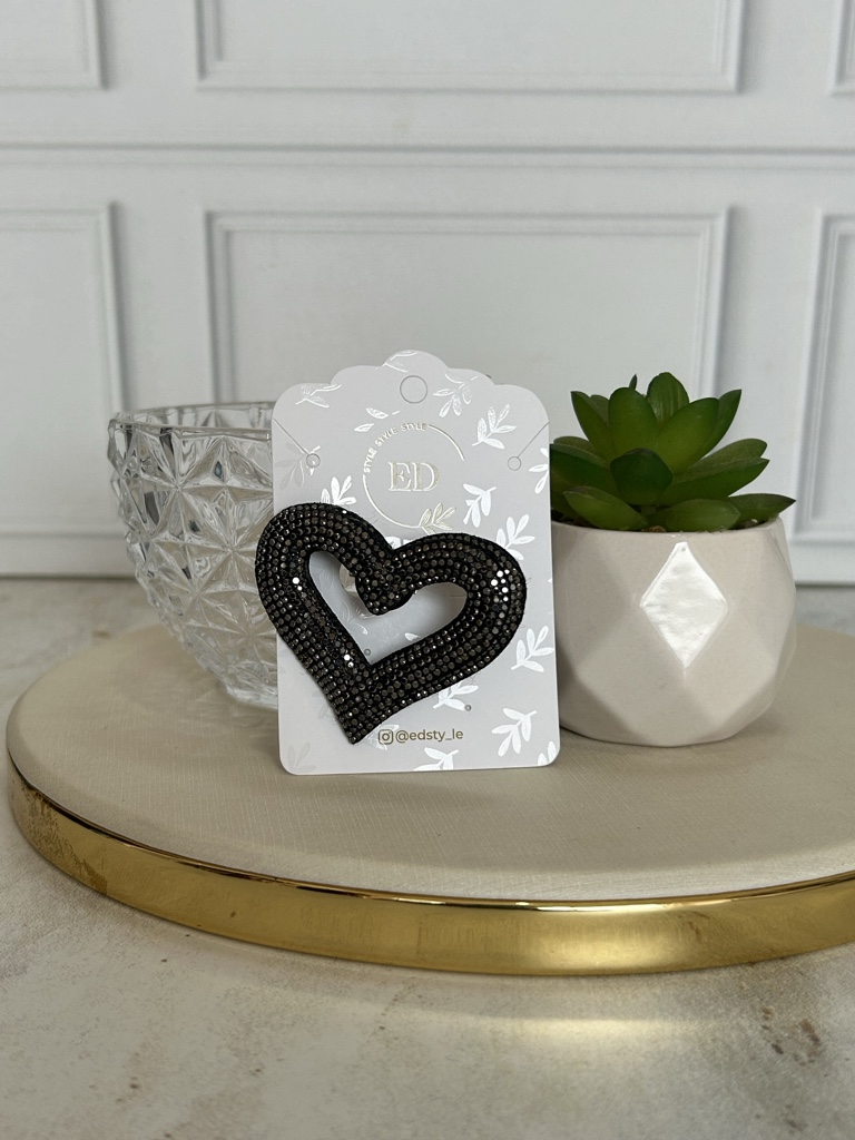 ED broche corazon negro
