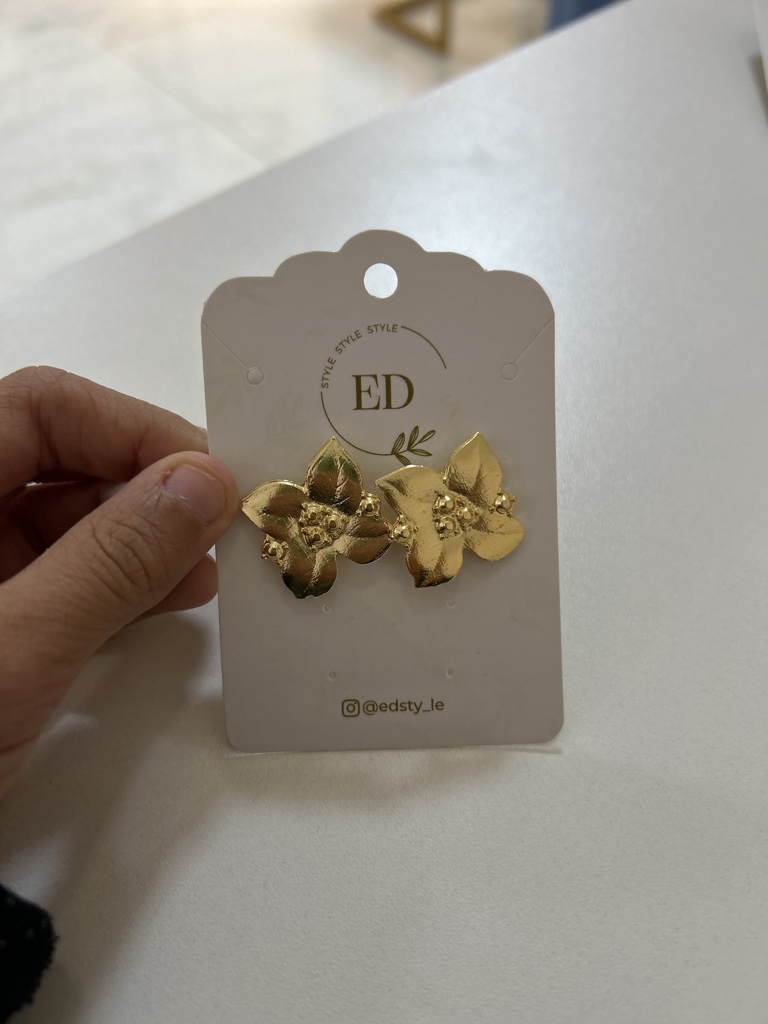 ED aros flor dorados.