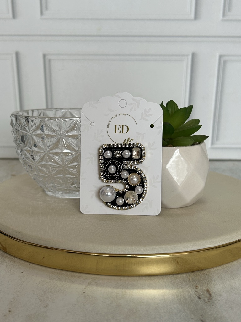ED broche numero 5