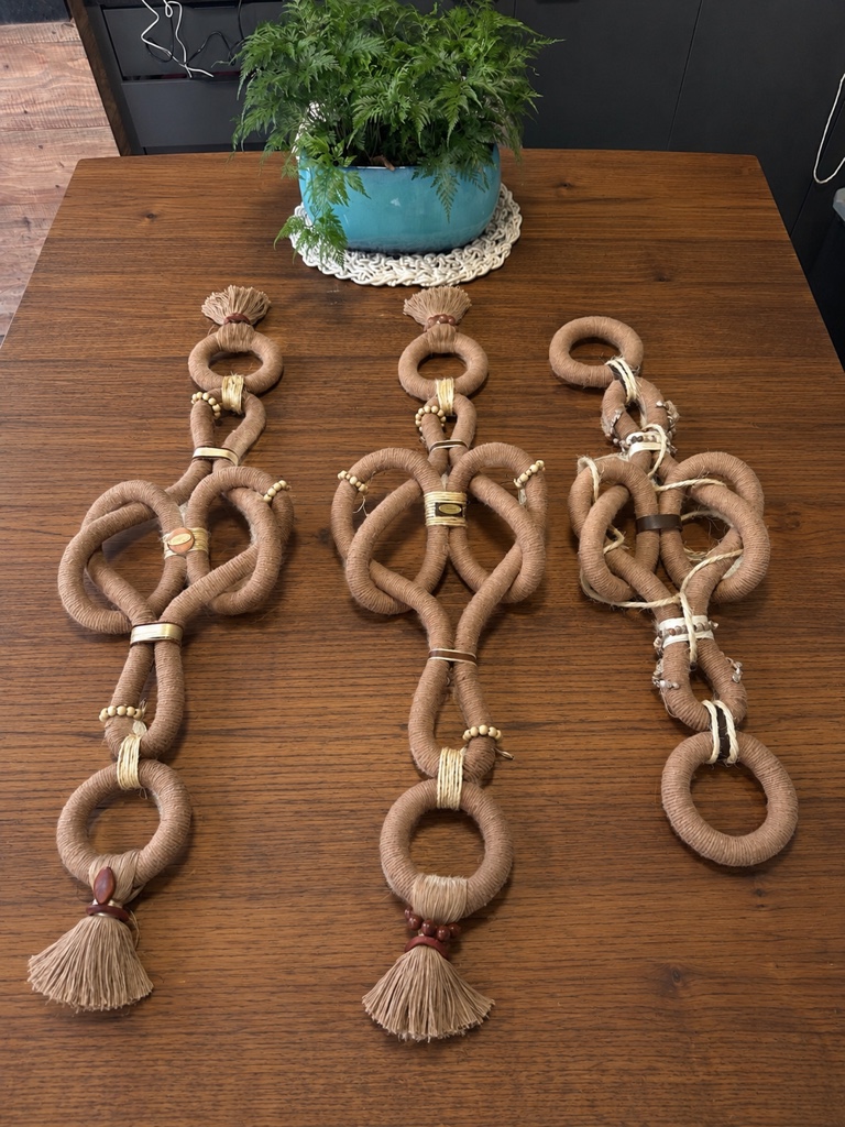 Colar de mesa Marrom