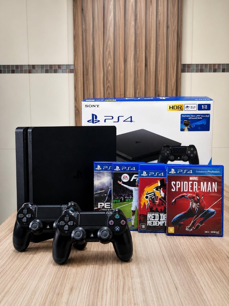 Playstation 4 slim 1TB