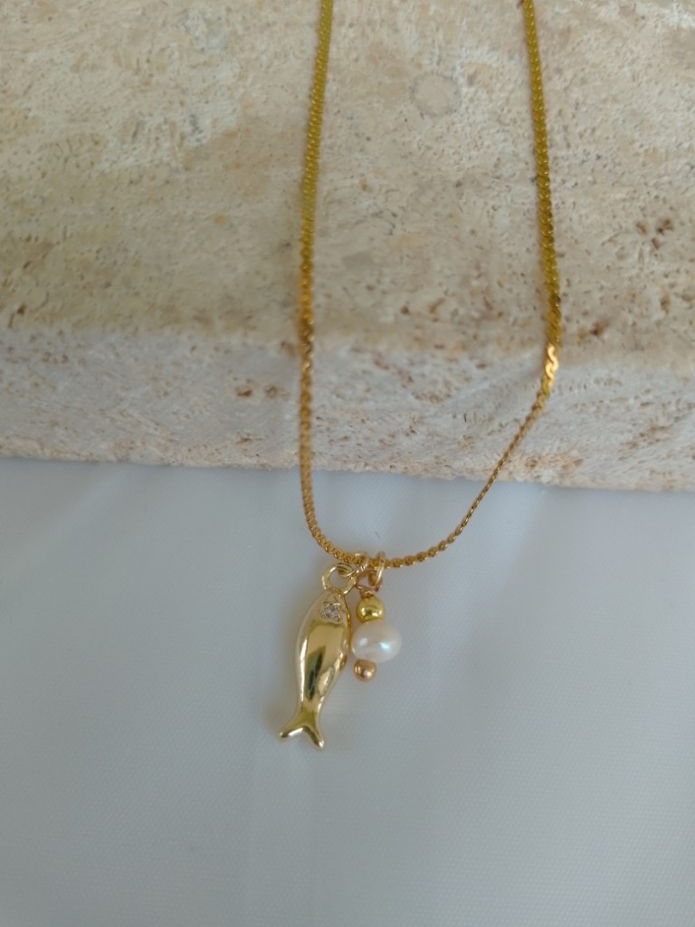 Minimalist Fish Pendant Necklace with tiny Pearl