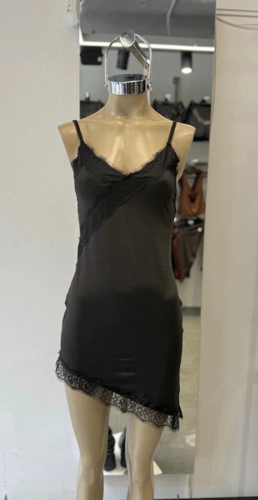 Vestido microfibra puntilla pico negro