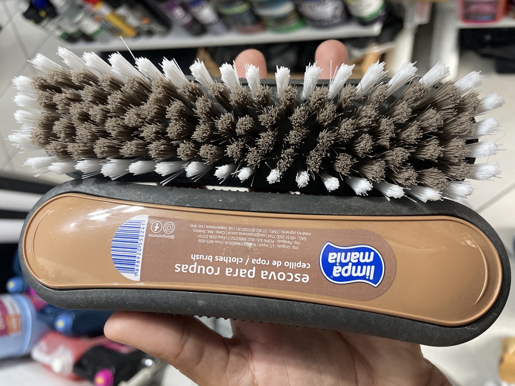 Escova para roupas - Limpa mania