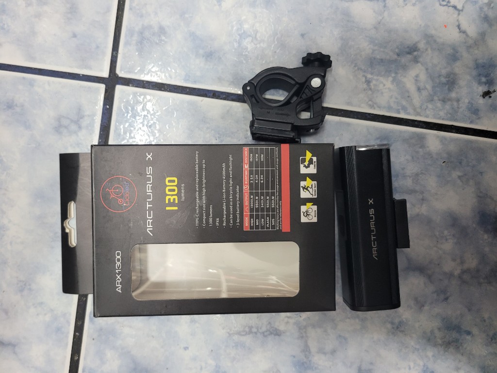 ARCTURUS X - LUZ DELANTERA 1300LM / 4500mAh / power bank / CICLOLED
