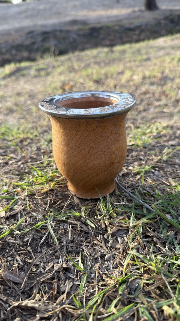Mate Algarrobo, diseño de Messi