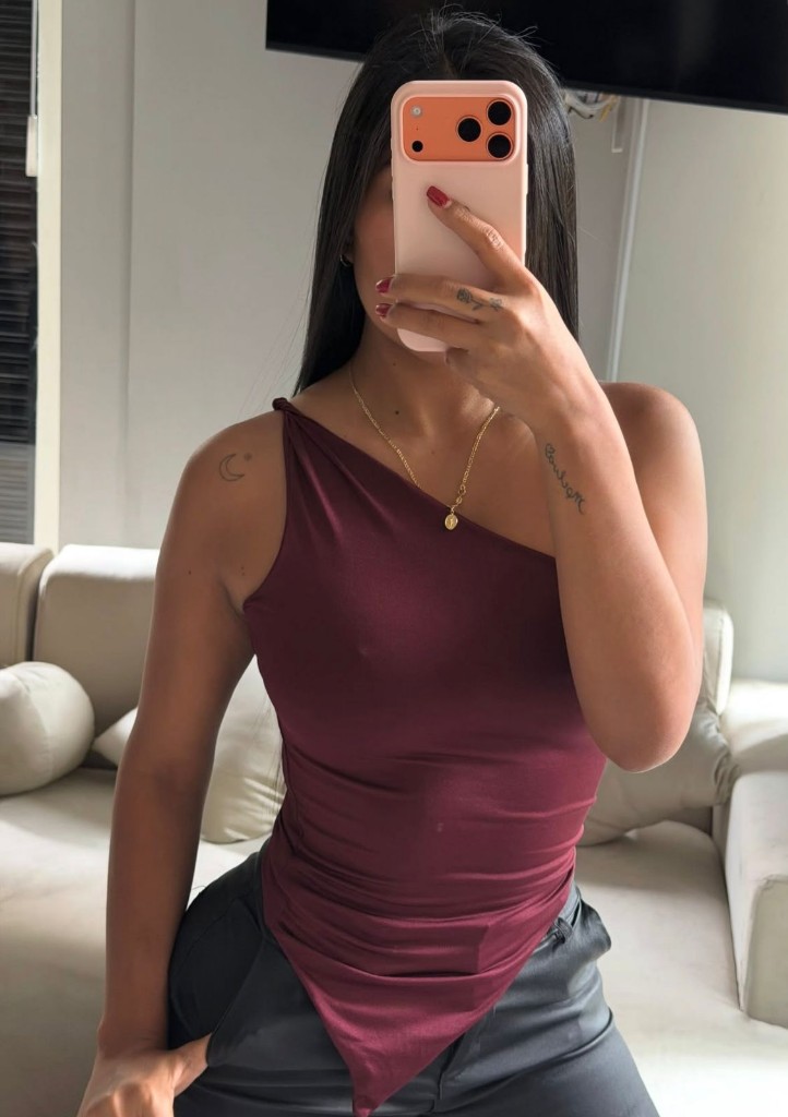 Blusa vino asimetrica