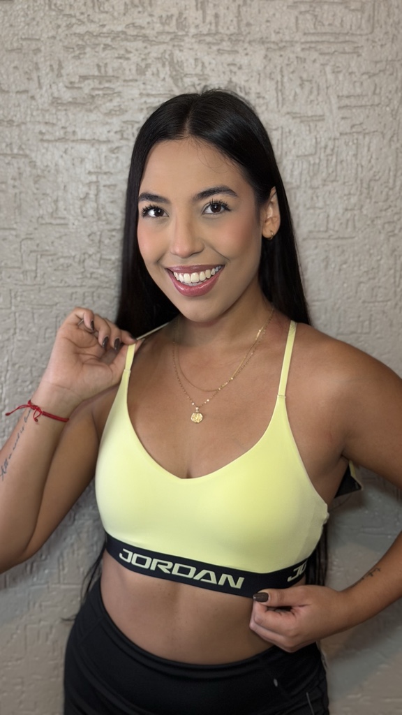 Tops deportivos. Nike