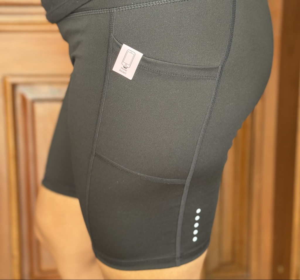 Short de licra negro. Dama