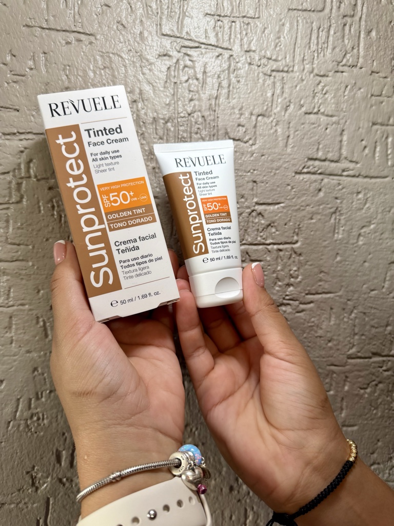 Crema facial con tinta 50 SPF
