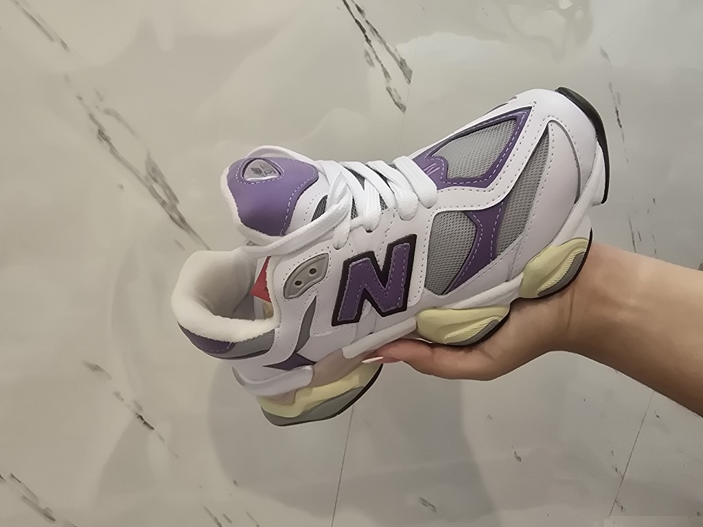 New balance morado con blanco