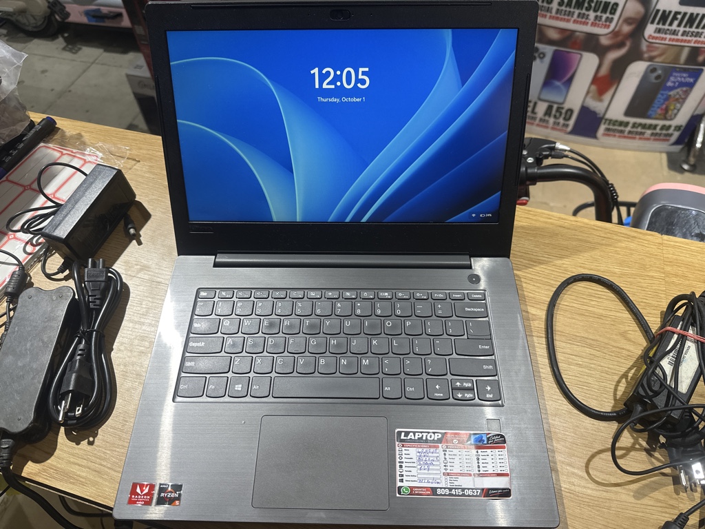 Lenovo AMD Ryzen 5 2500U Radeon 128Mv2/RAM