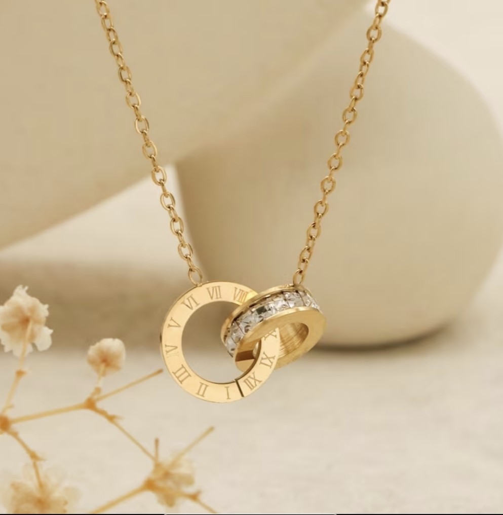Collar Reloj Romano Dorado