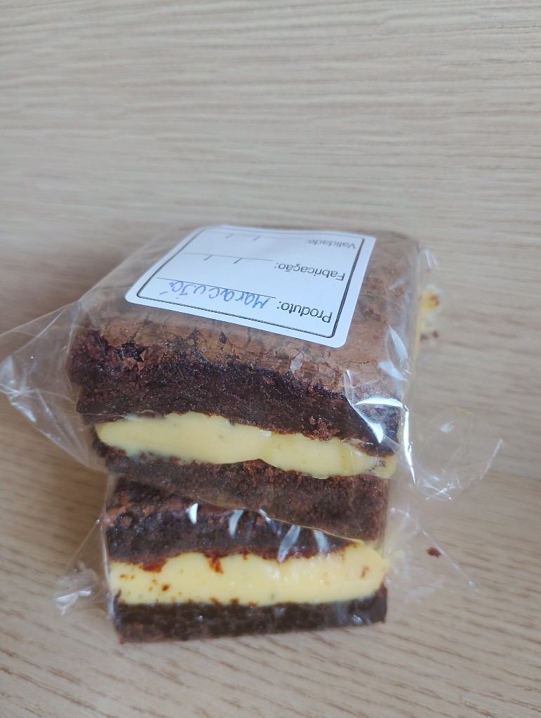 Brownie recheado de Maracujá