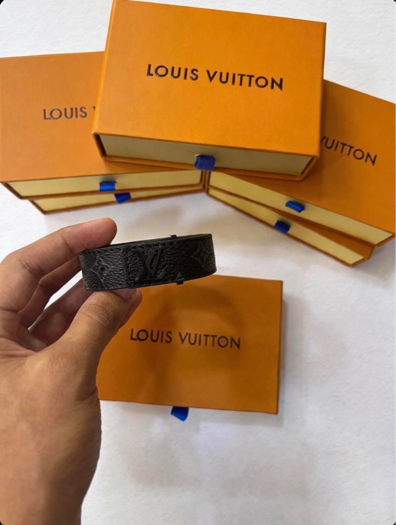 Brazalete LV Negro