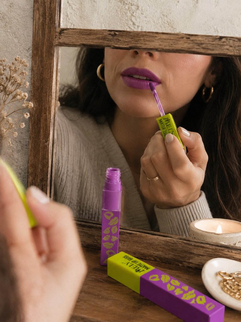 Labial líquido Matte violeta (Mely)