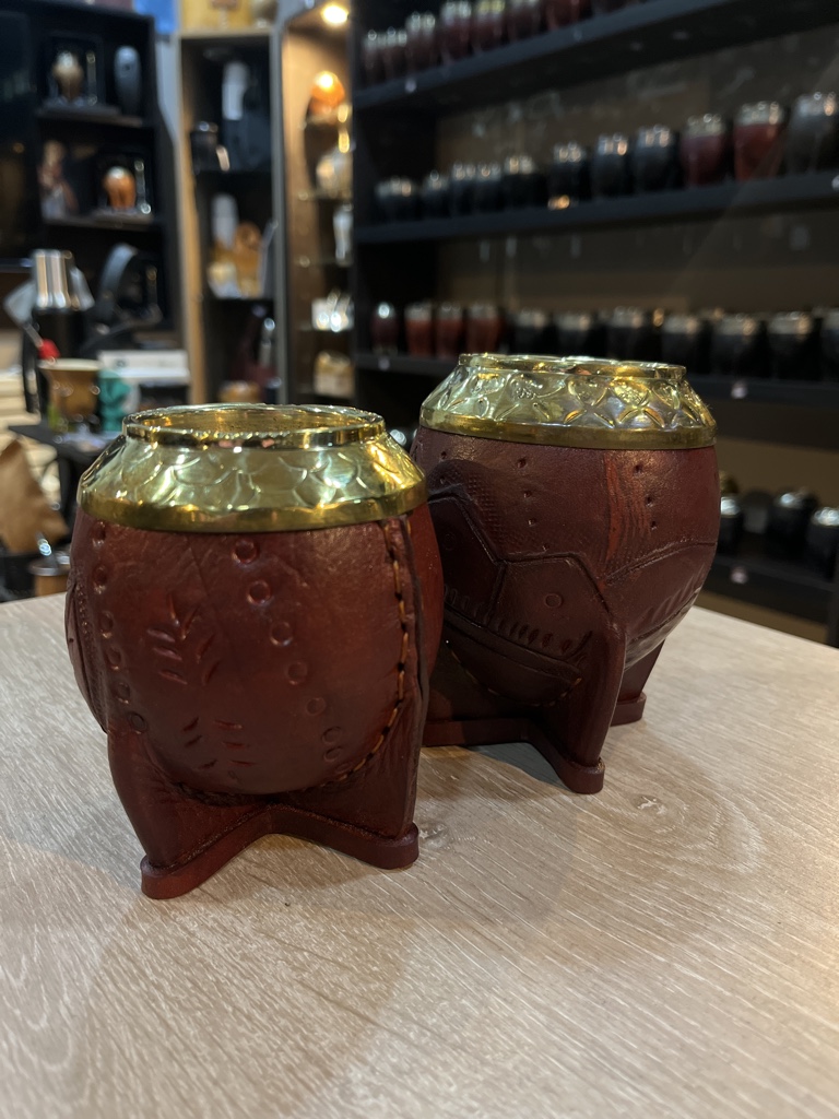 mate torpedo de calabaza, cuero repujado c virola de bronce