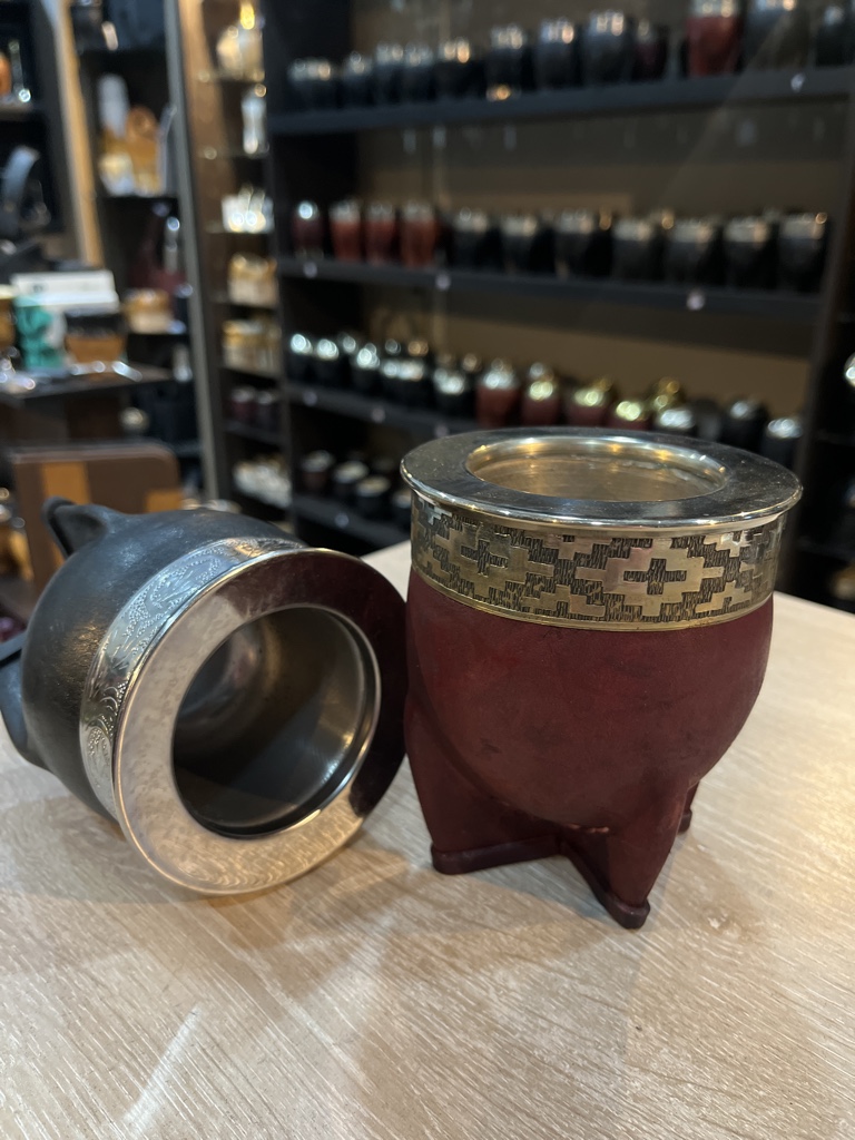 MATE IMP. DE ACERO, CUERO LISO Y VIROLA DE ACERO INOX. LISA