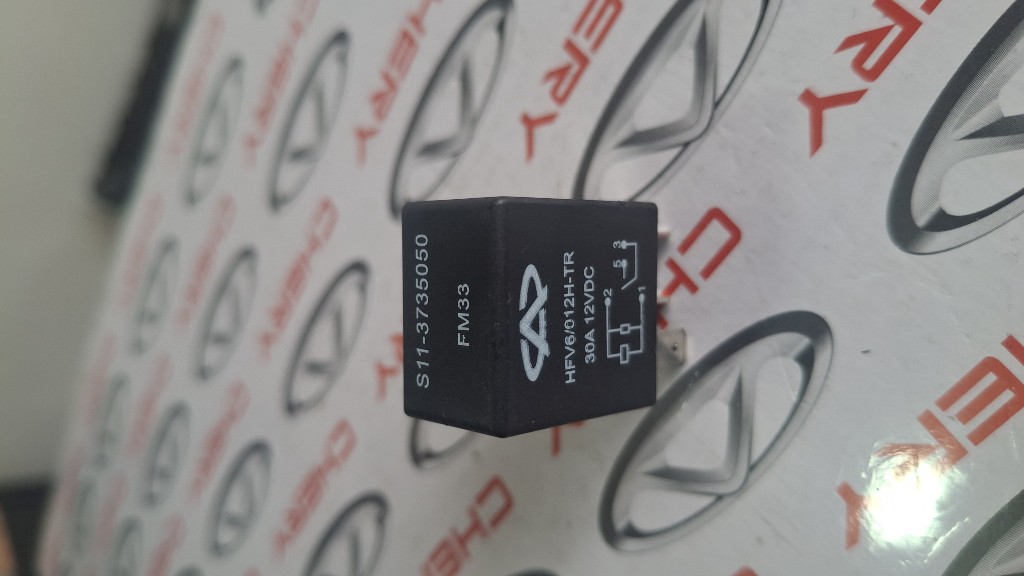 Rele 53 pequeño negro 12V 30A