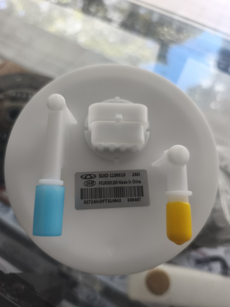 Tapa blanca bomba de gasolina, X1