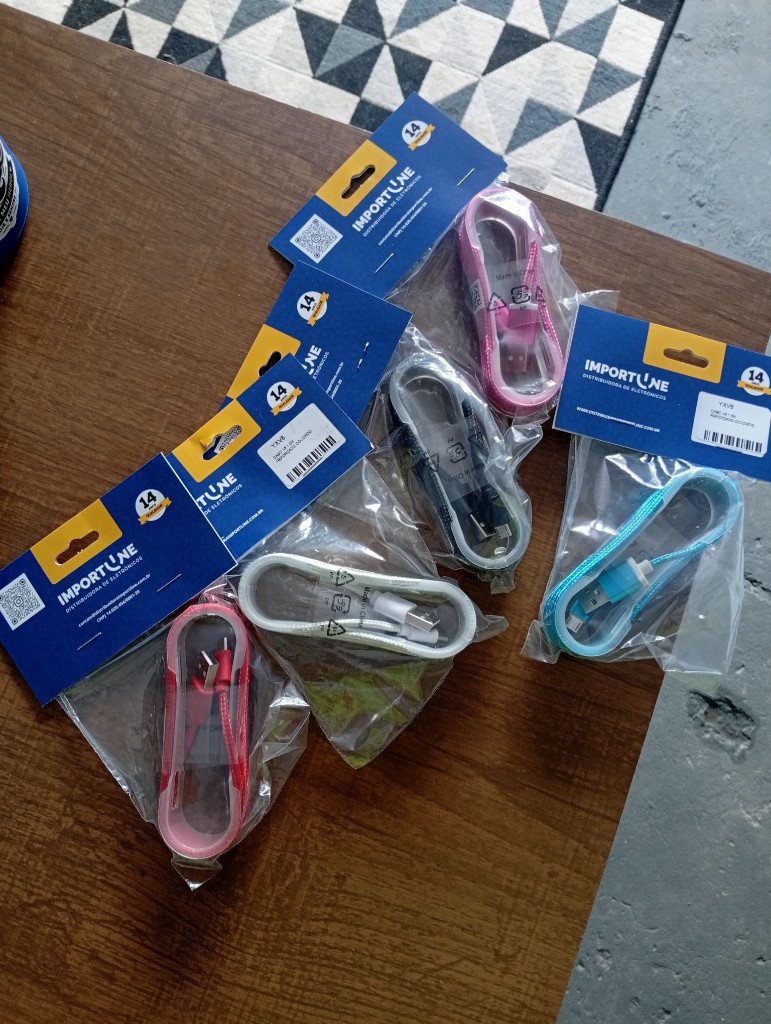 Importune cabo USB rosa