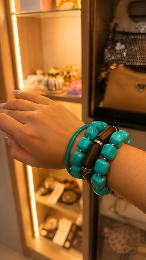 Pulseras turquesa y negras