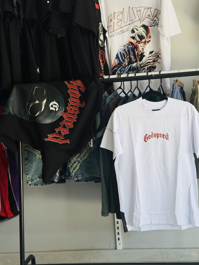 Camiseta Godspeed negra ref003