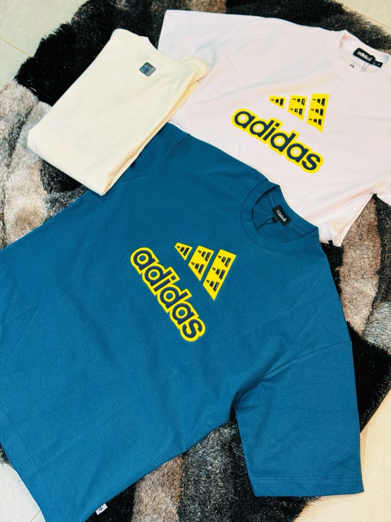 Camiseta Adidas.    ref003