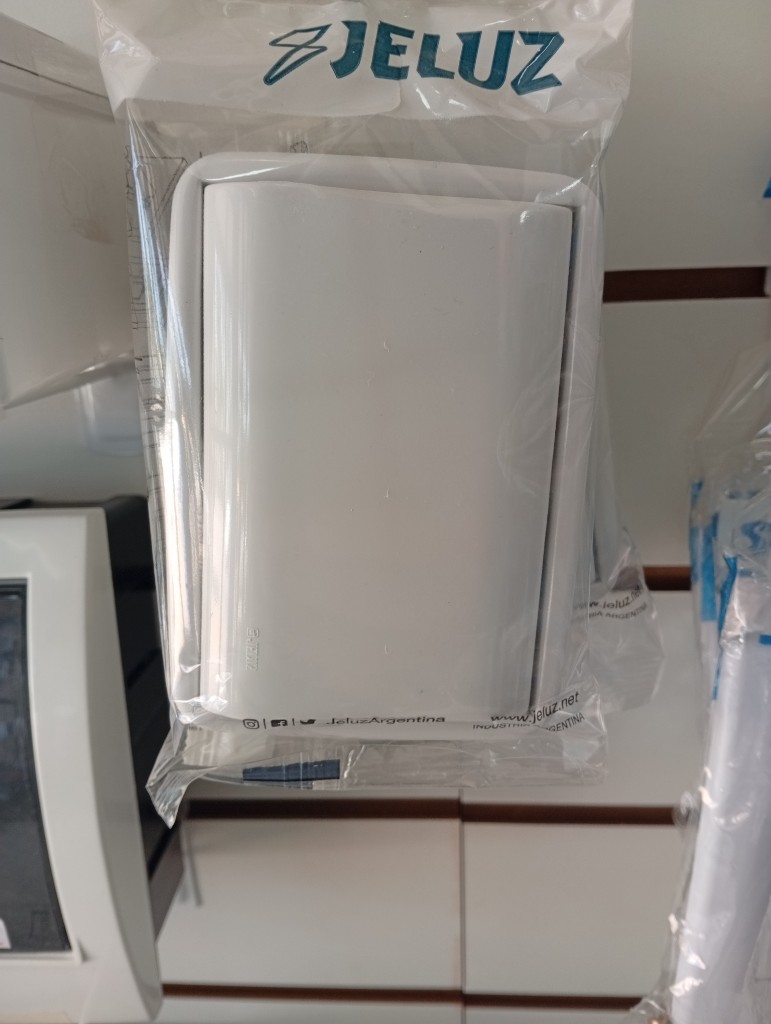 Jeluz bastidor con tapa blanca