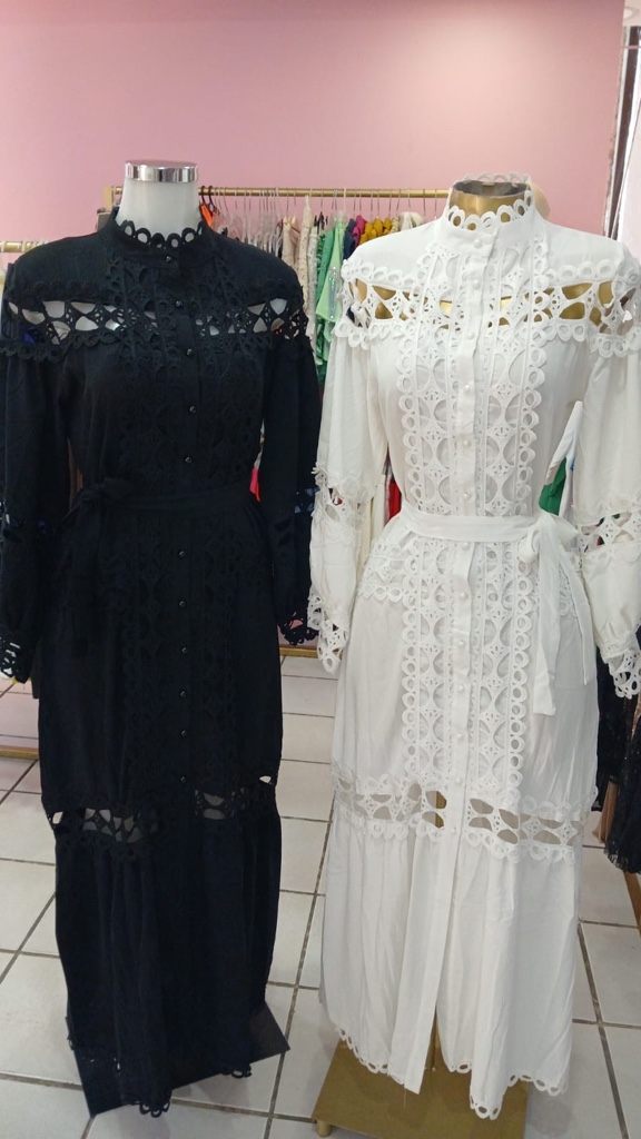 Vestido negro encaje